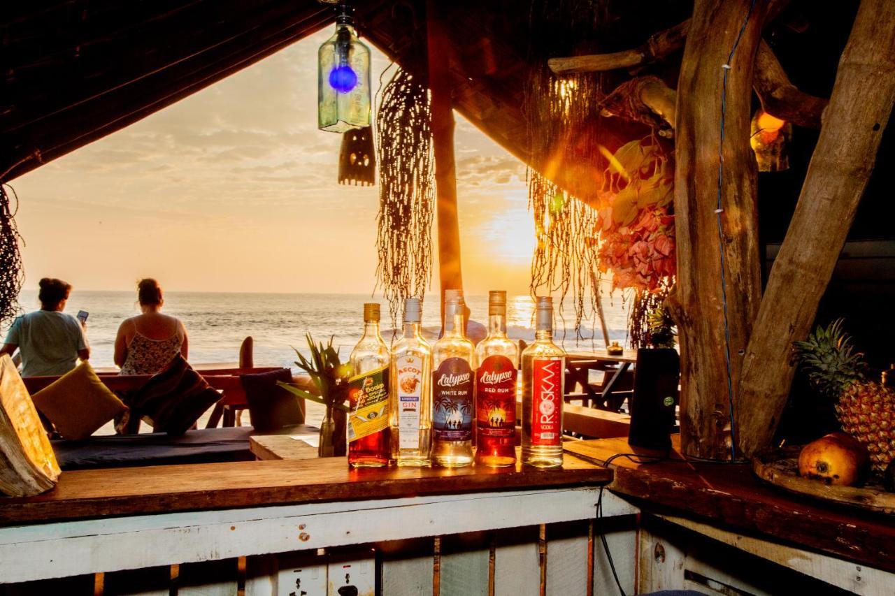 Brother'S Beach Home Boossa Екстер'єр фото