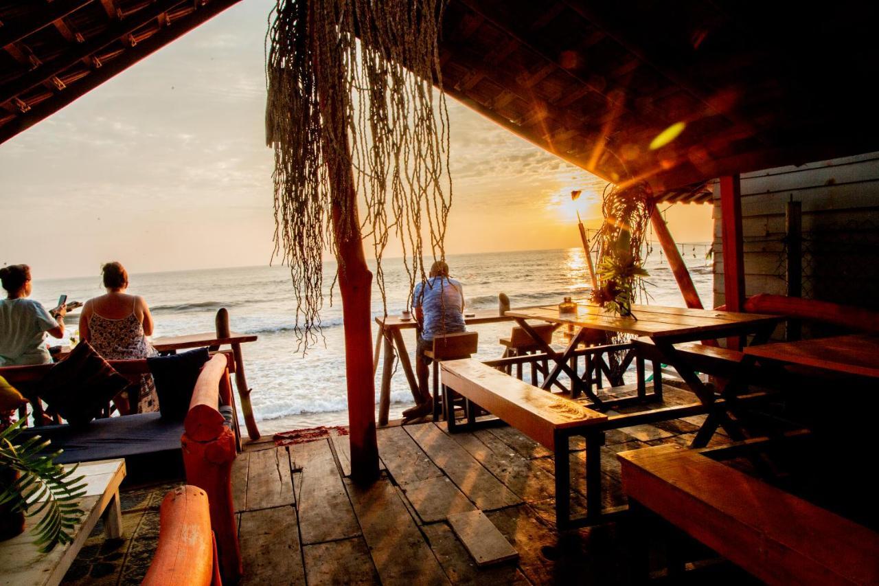 Brother'S Beach Home Boossa Екстер'єр фото