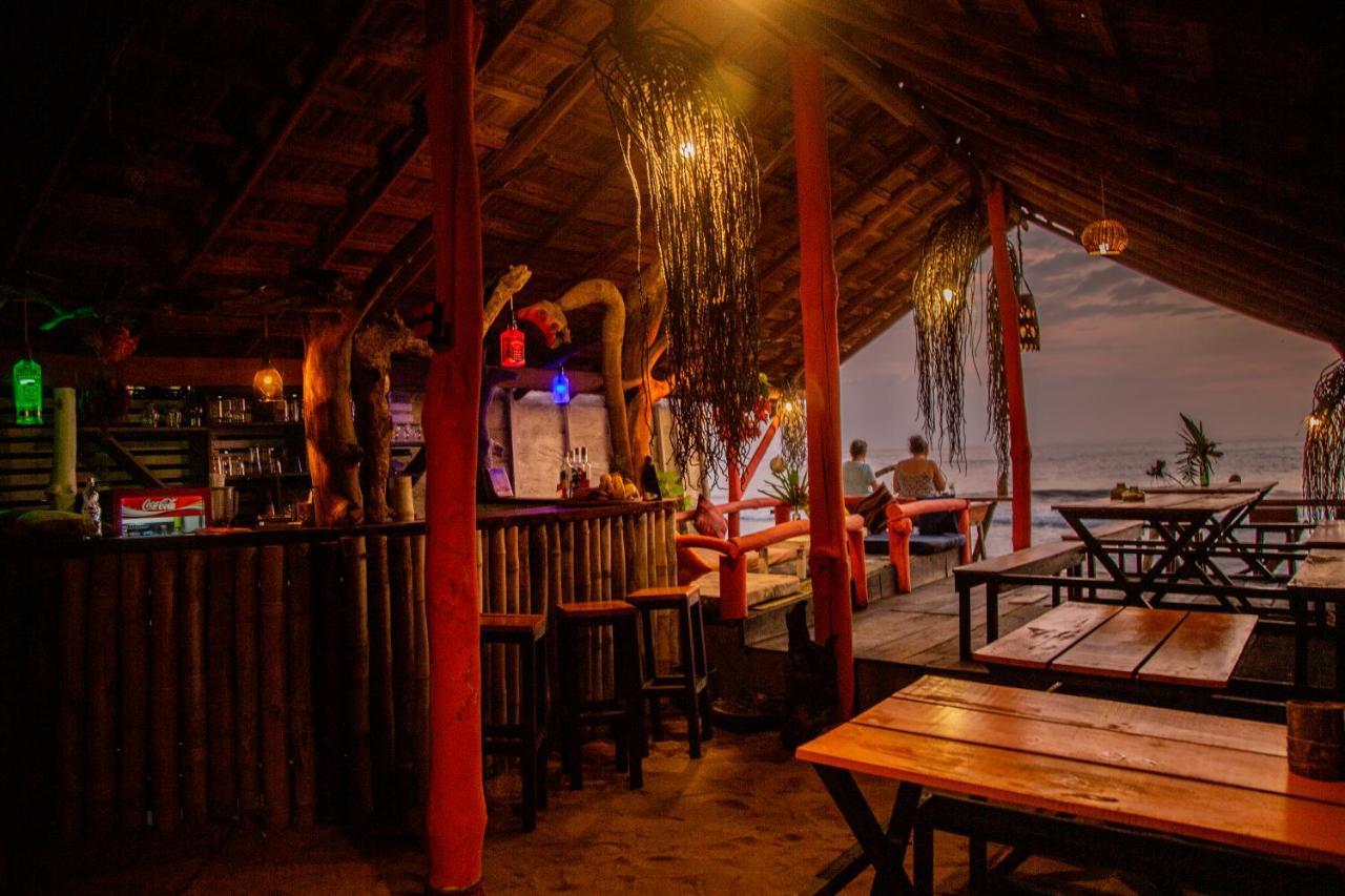 Brother'S Beach Home Boossa Екстер'єр фото