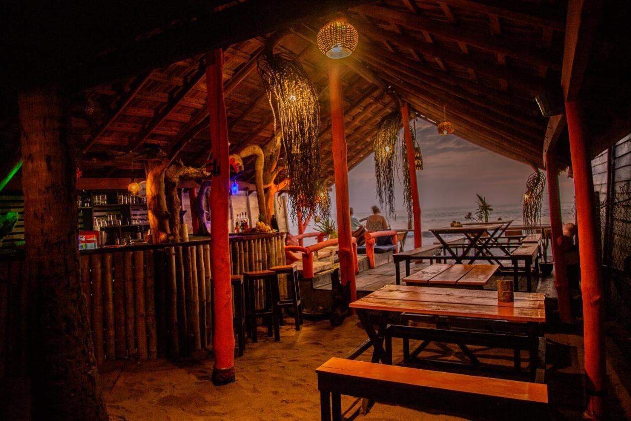 Brother'S Beach Home Boossa Екстер'єр фото