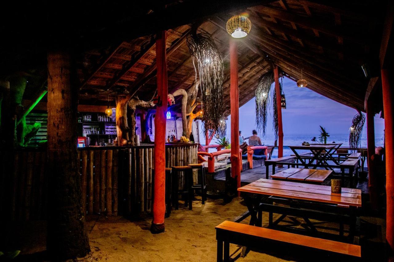 Brother'S Beach Home Boossa Екстер'єр фото