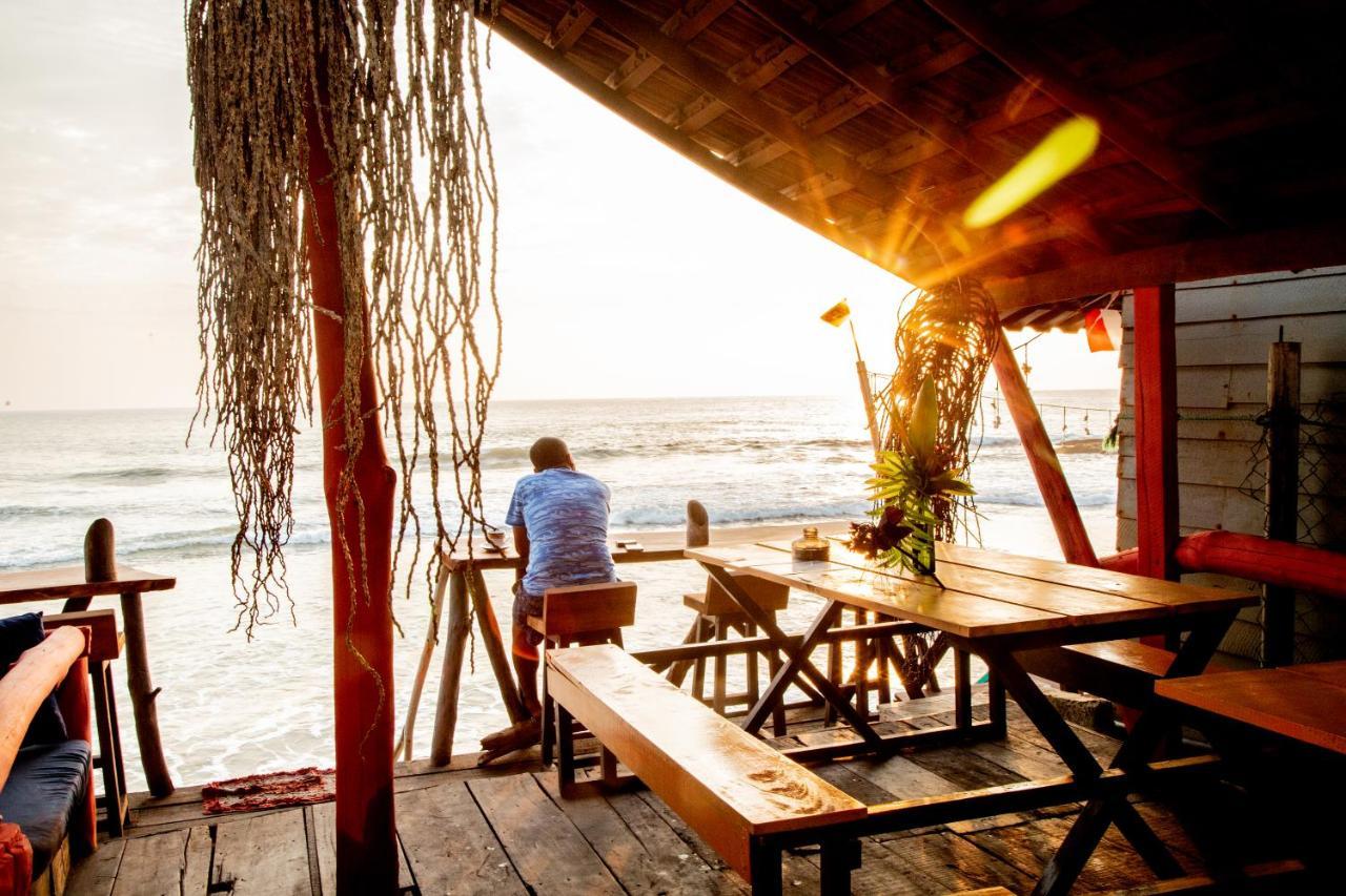 Brother'S Beach Home Boossa Екстер'єр фото