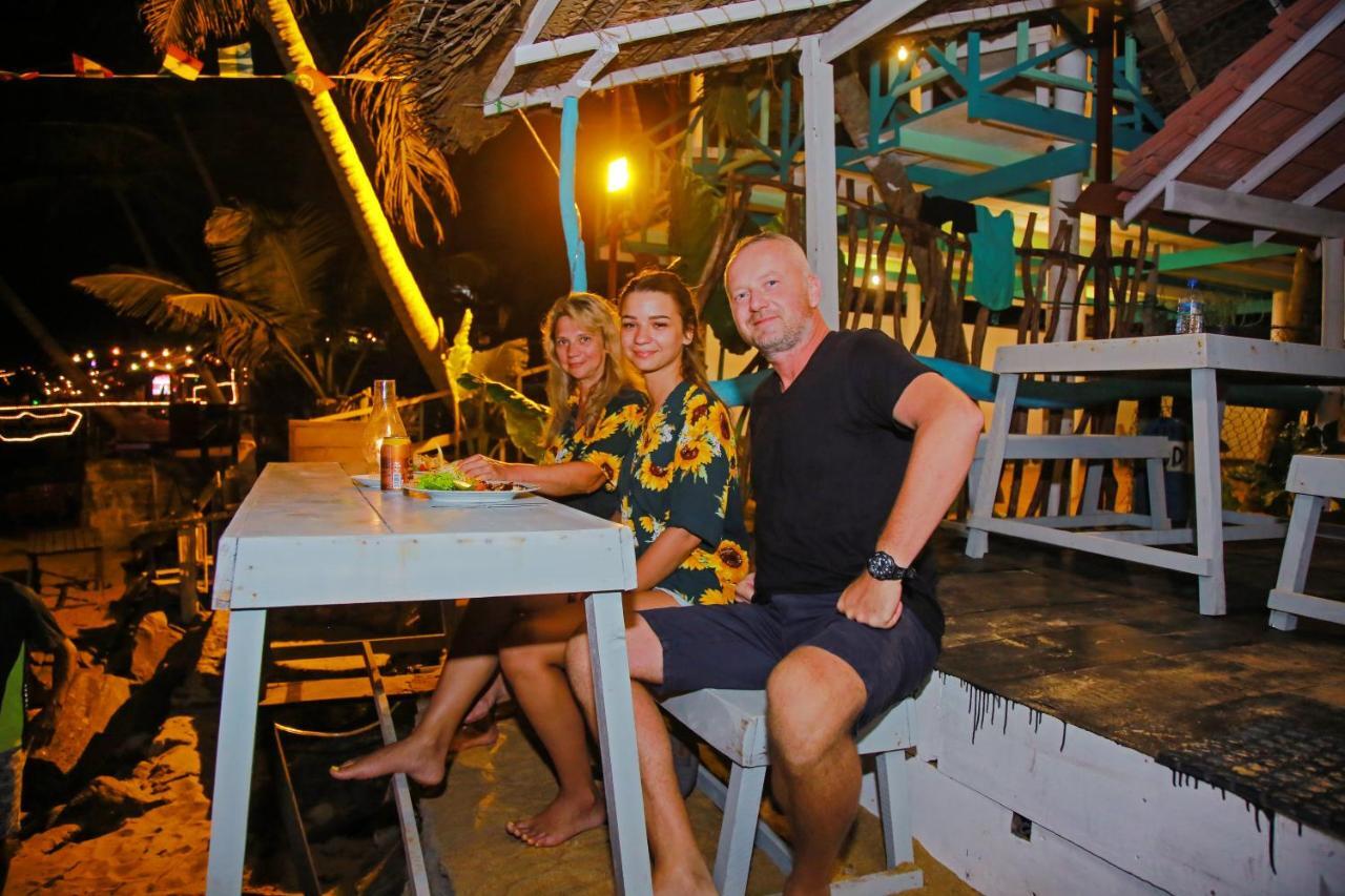 Brother'S Beach Home Boossa Екстер'єр фото